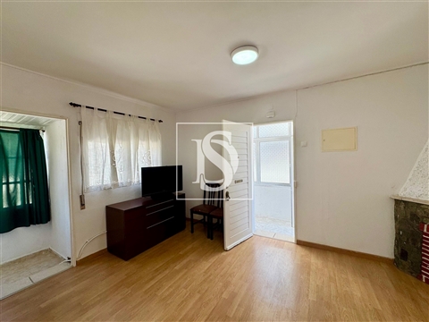 Apartamento T3 no Entroncamento | 1.º Andar de Moradia com Garagem