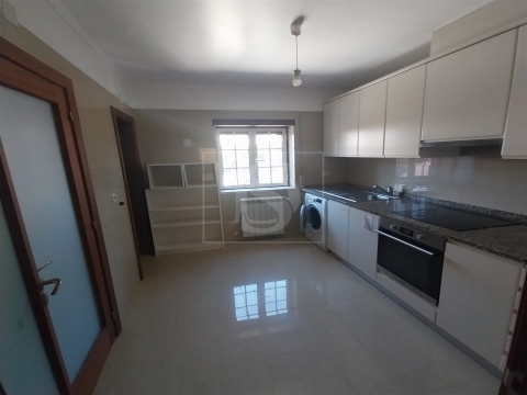 MORADIA GEMINADA T3 EM TOMAR