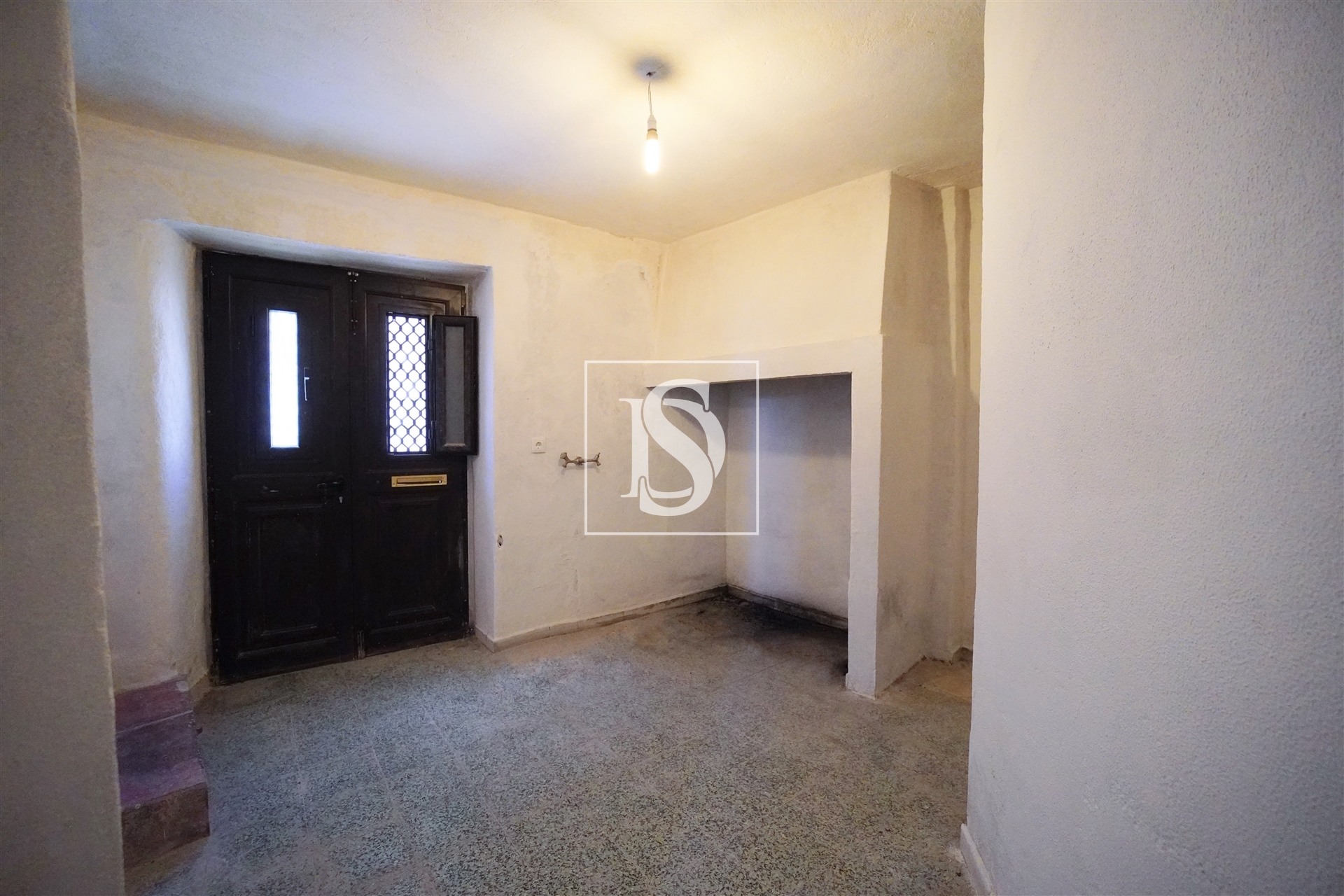 🏡 Moradia T3 no centro da aldeia de Soudos com excelente terraço e vista desafogada