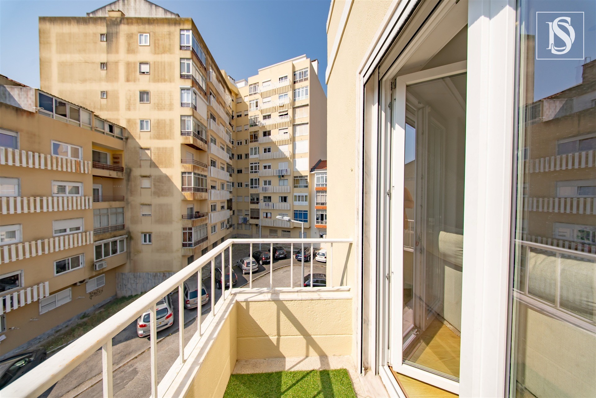 T3 Totalmente Remodelado na Amadora – Junto à Academia Militar