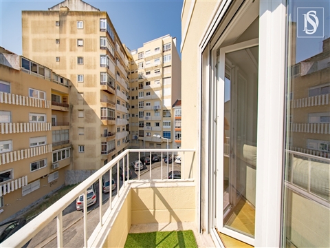 T3 Totalmente Remodelado na Amadora – Junto à Academia Militar